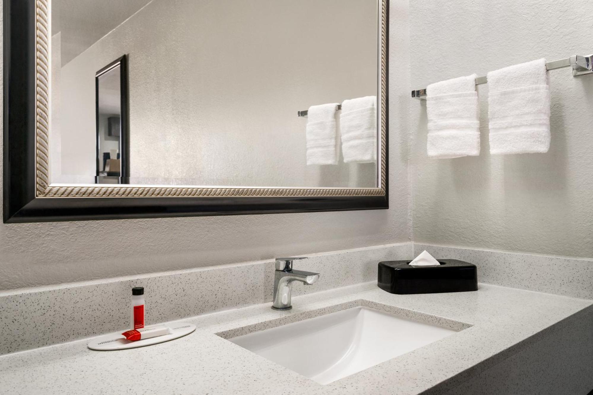 Crystal Inn By Oyo Northeast Houston I-610 Екстер'єр фото